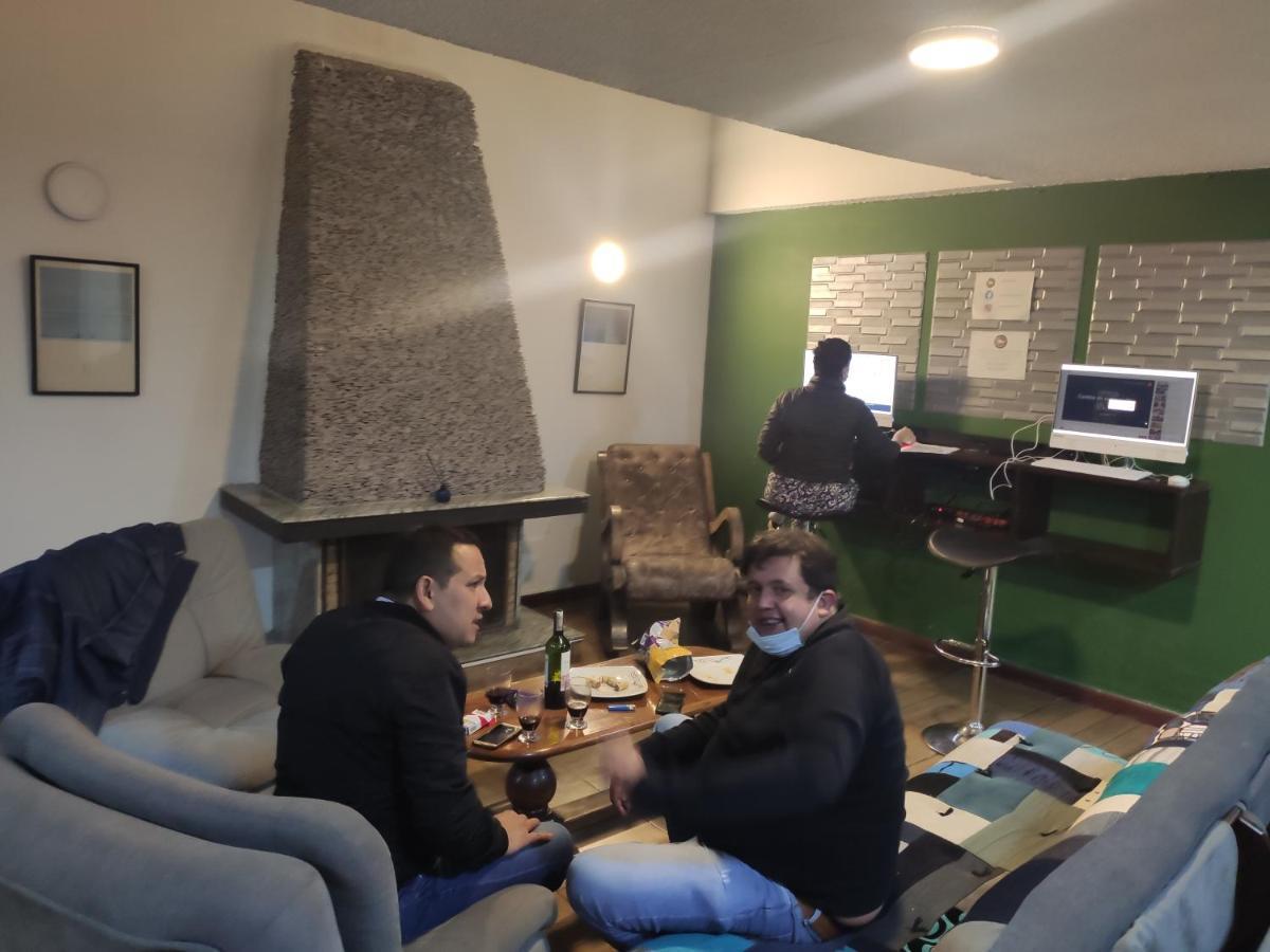 La Parada Del Tren Hostel Bogota Ngoại thất bức ảnh