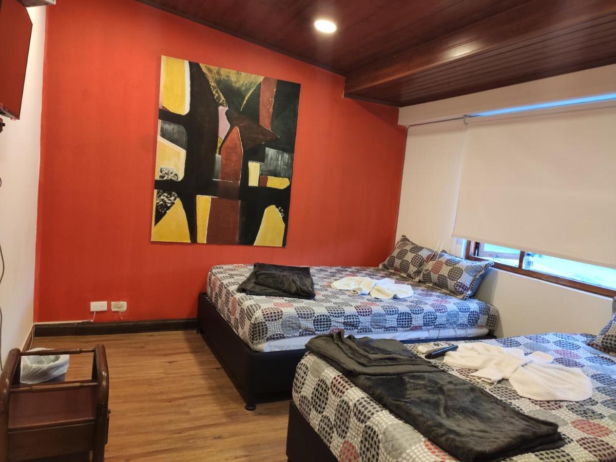 La Parada Del Tren Hostel Bogota Ngoại thất bức ảnh