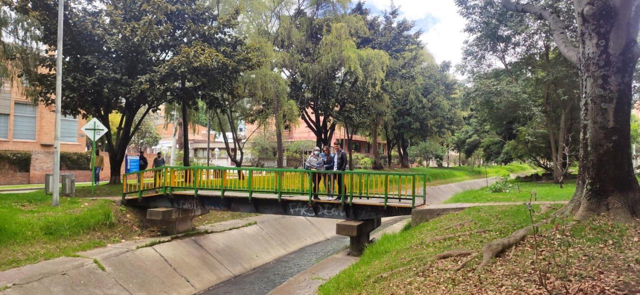 La Parada Del Tren Hostel Bogota Ngoại thất bức ảnh