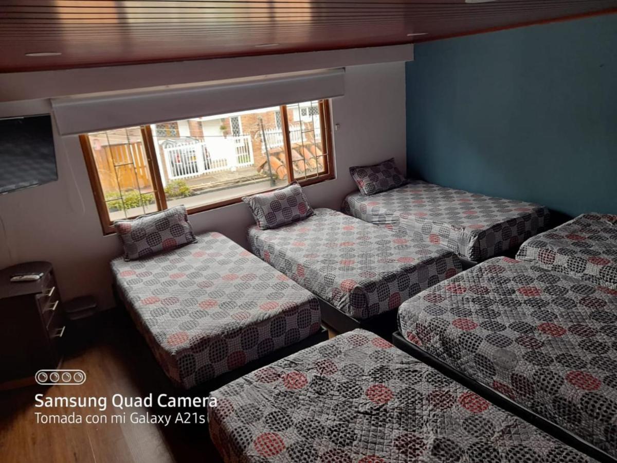 La Parada Del Tren Hostel Bogota Ngoại thất bức ảnh